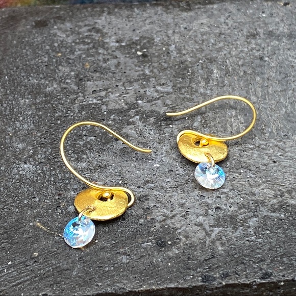 Matana handmade 24k gold and crystal earrings - Picture 6 of 6